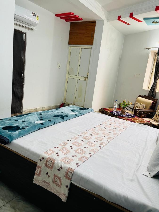 אויאיין Tiwari G Home Stay מראה חיצוני תמונה