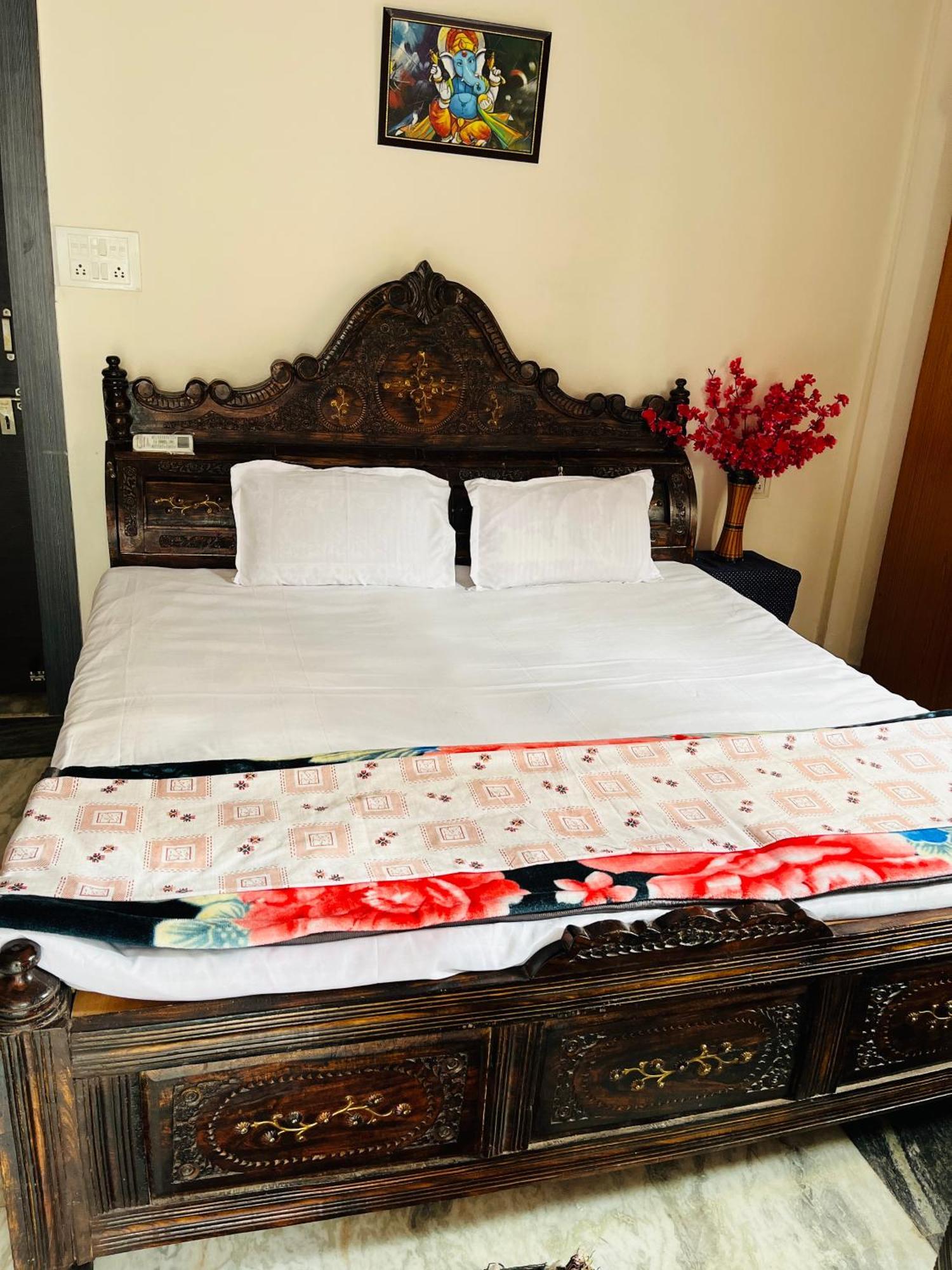 אויאיין Tiwari G Home Stay מראה חיצוני תמונה